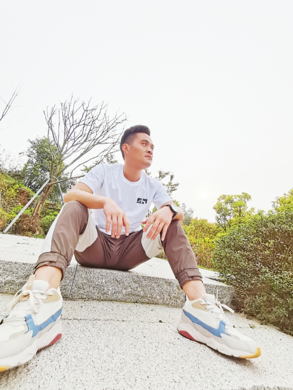 一个人，干净利落的第一张照片--宁德认干亲服务网